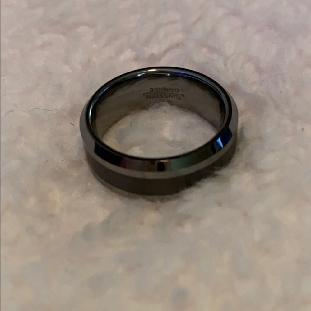 NWOT) Authentic Tungsten Carbide Ring - Picture 7 of 8